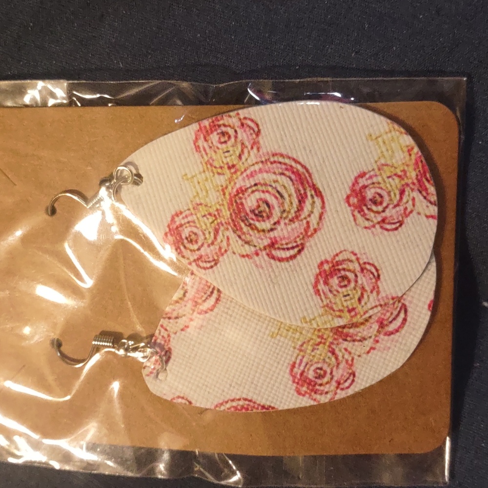 Earrings - Picture 3 of 4